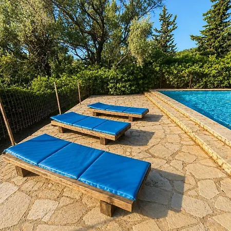 Ulysse77-cozy Sea View House With Garden And Pool سيفوتا